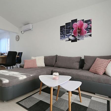 Apartments Lisac Vir Exterior foto