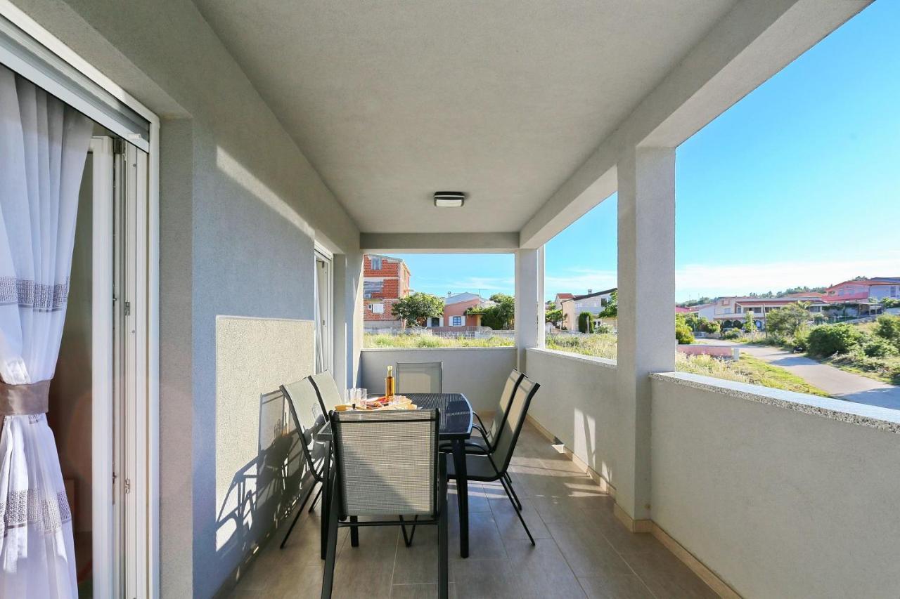 Apartments Lisac Vir Exterior foto
