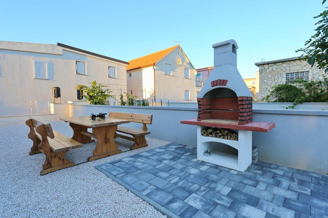 Apartments Lisac Vir Exterior foto