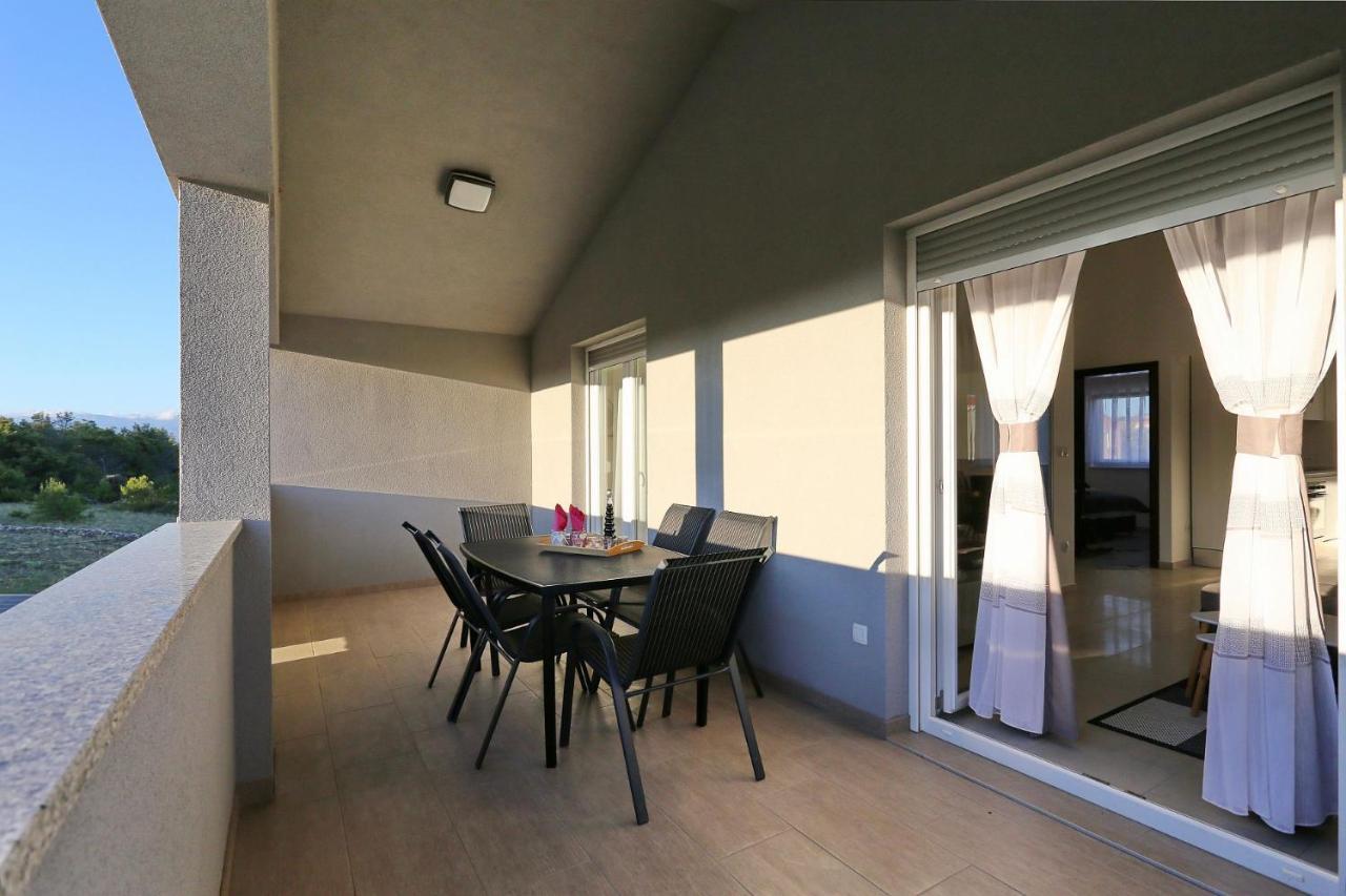 Apartments Lisac Vir Exterior foto